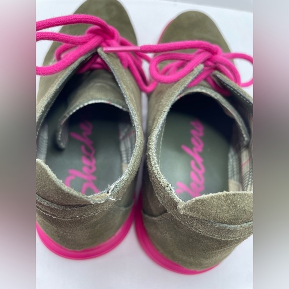 Skechers Groove Lite-Chummy Olive Green Suede Ankle Booties Size 6 - Picture 5 of 8